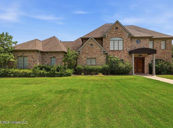 553 Twin Cedars Drive, Madison, MS 39110