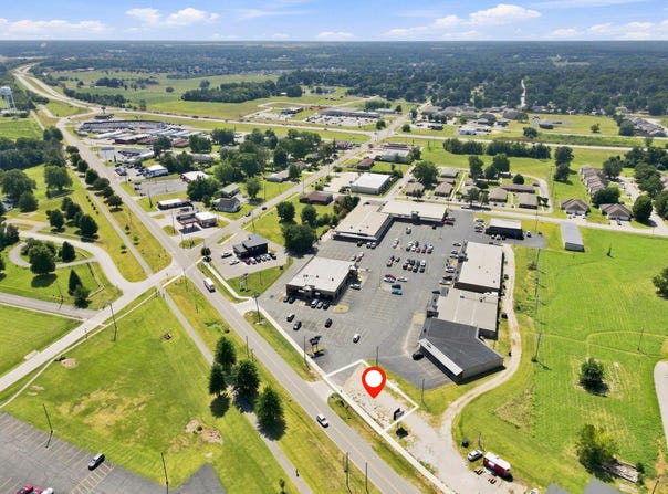 302 E Jackson Street, Willard, MO 65781