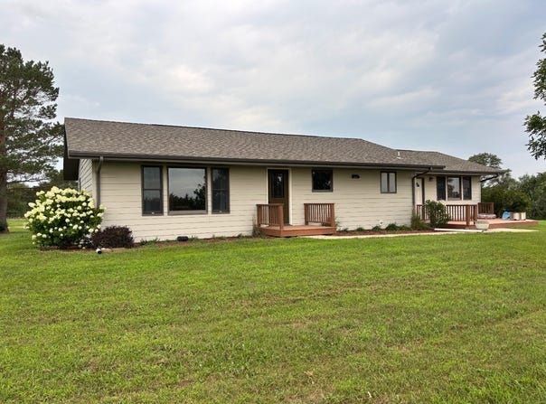 28995 329th Ave, Dallas, SD 57529