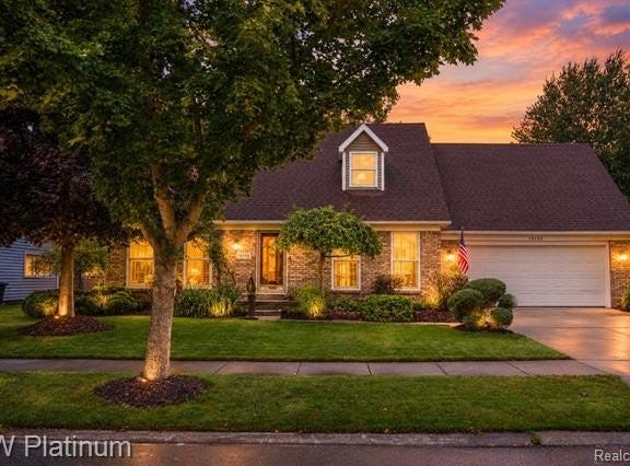 70155 Canterbury Drive, Richmond, MI 48062