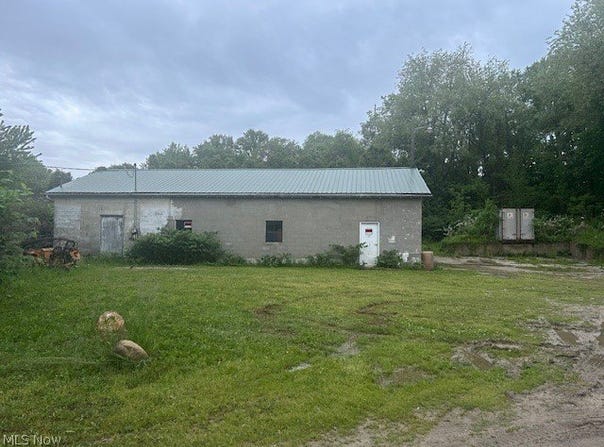 2374 Triplett, Akron, OH 44312