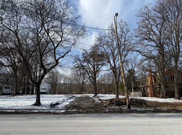 4896 Salina S St, Syracuse, NY 13205