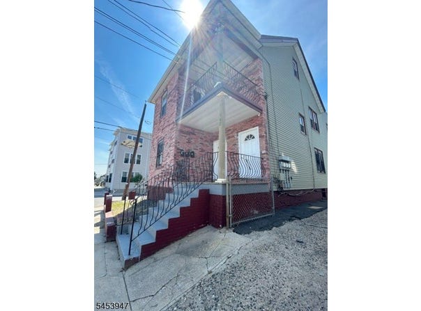 163 Dewey St, Newark City, NJ 07112-3403