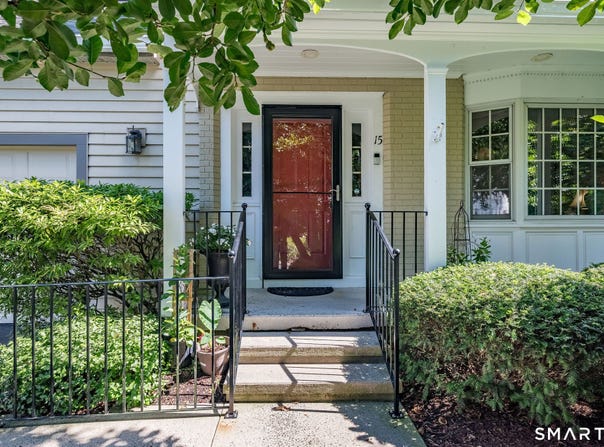 15 Cambridge Drive, Madison, CT 06443