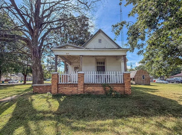 2105 Dewitt Avenue, Mattoon, IL 61938