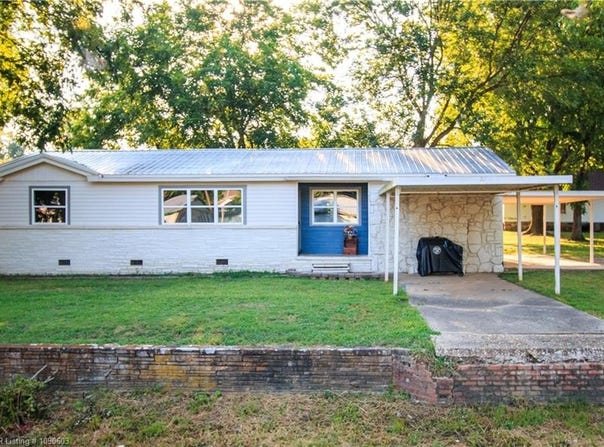 20 S Vine ST, Charleston, AR 72933