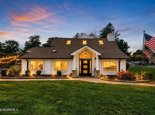 82 Highland Avenue, Leonardo, NJ 07737