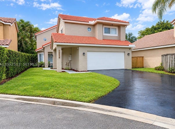 10024 NW 4th St, Plantation, FL 33324