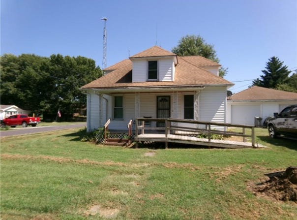 107 N Walnut Street, Emma, MO 65327