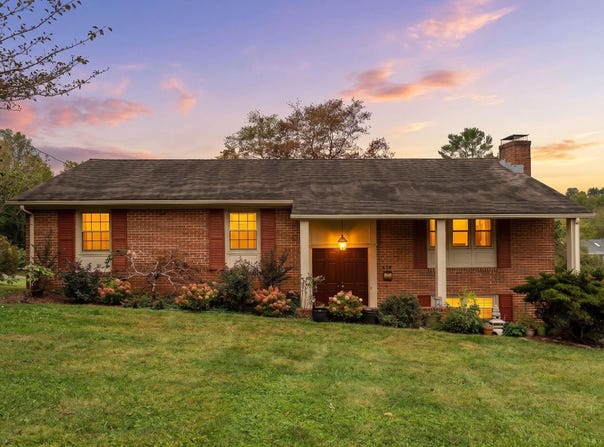725 RIDGEWOOD RD, WAYNESBORO, VA 22980