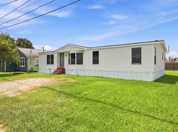 110 Blue Lane, Thibodaux, LA 70301