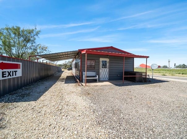 308 S Broadway St, Coahoma, TX 79511