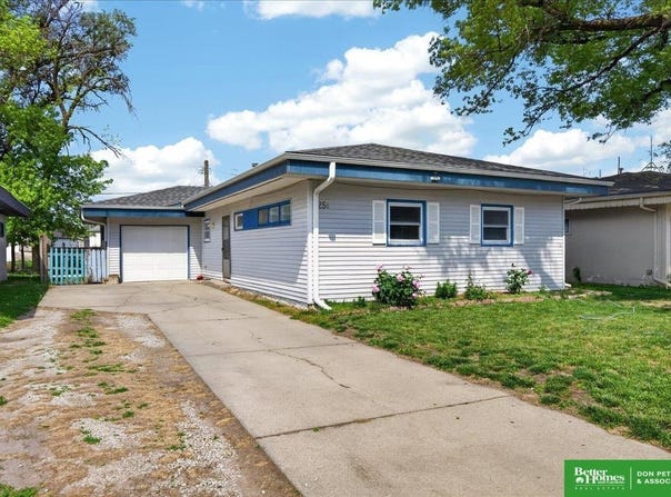 251 N Lincoln Avenue, Fremont, NE 68025