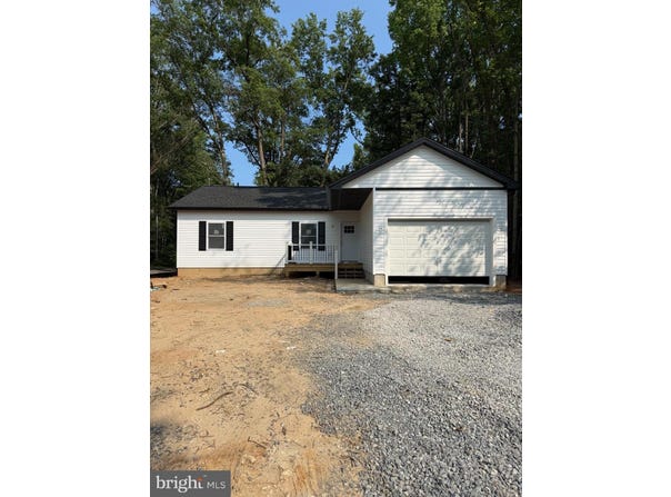 105 CIRCLE Lane, COLONIAL BEACH, VA 22443