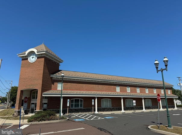 350 MAIN Street, PENNSBURG, PA 18073