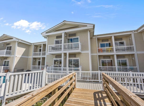 602 W Fort Macon Road, Atlantic Beach, NC 28512