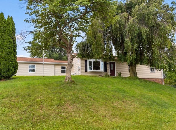 1673 BROAD Lane, FALLING WATERS, WV 25419