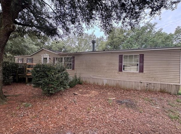 6313 Phillip Rd, Blackshear, GA 31516