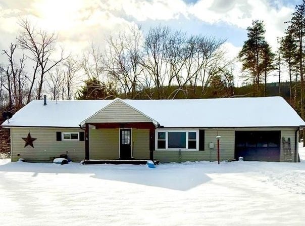 233 W Branch Rd, Smethport, PA 16749