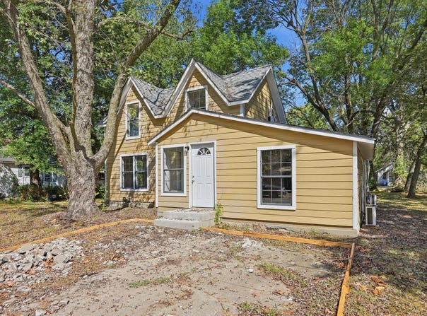 1402 Poplar Street, Lamar, MO 64759