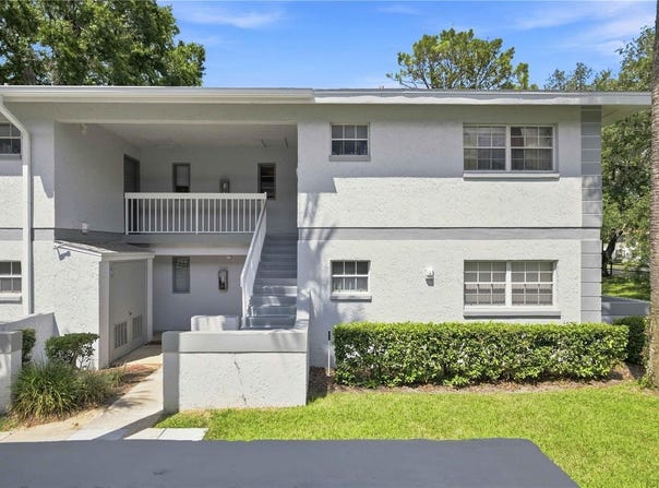 571 MIDWAY Track, OCALA, FL 34472
