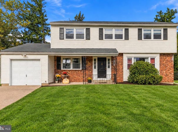 65 NANCY Lane, EWING TWP, NJ 08638