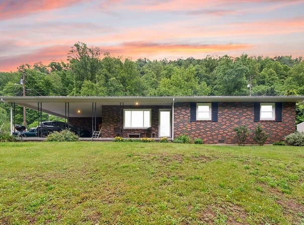 35 Rocky Hill Circle, Hazard, KY 41701