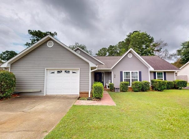 104 E Roxbury Road, Dothan, AL 36305