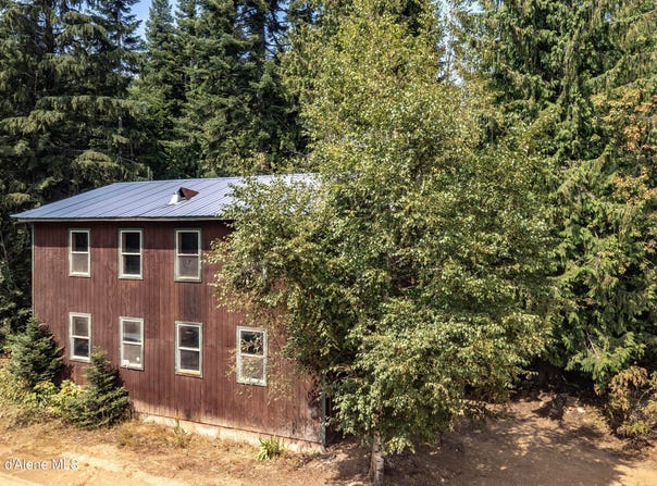 2251 Hulett Hill Dr, Sandpoint, ID 83864