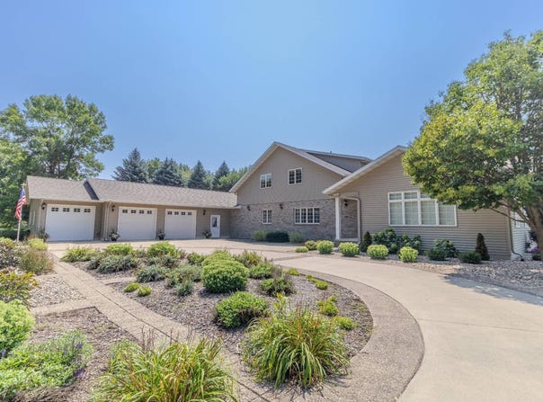 1393 Springfield Parkway, Jackson, MN 56143