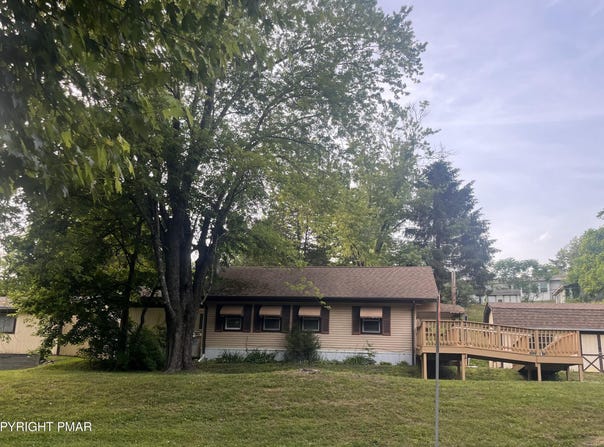211 Baabe Lane, Stroudsburg, PA 18360