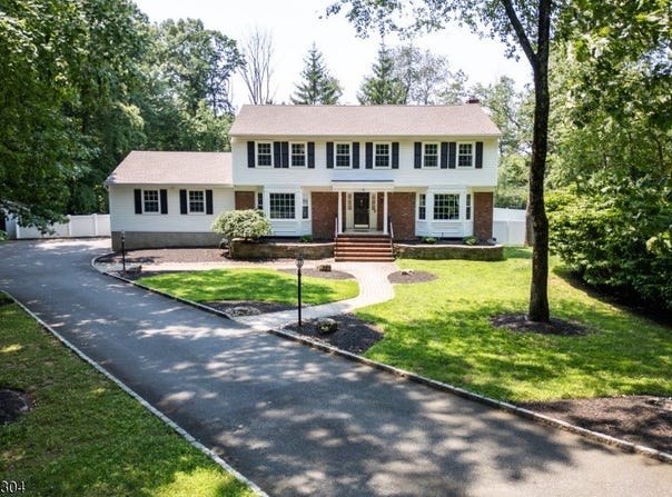 2 Hemlock Ln, Roxbury Twp., NJ 07836-9142