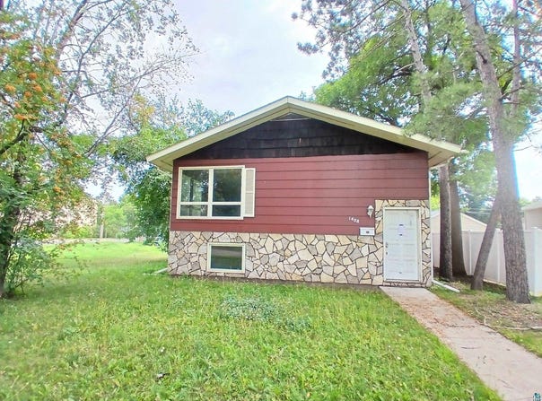 1408 S 11th St, Virginia, MN 55792