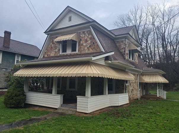 206-208 E Myles Ave, Pennsboro, WV 26415
