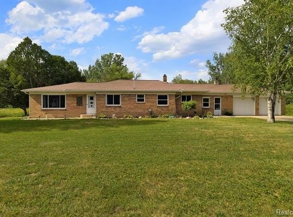 2145 E CODY ESTEY Road, Pinconning Twp, MI 48650