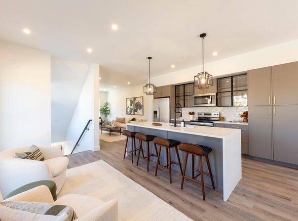 880 E ROWLEY Dr, Millcreek, UT 84107