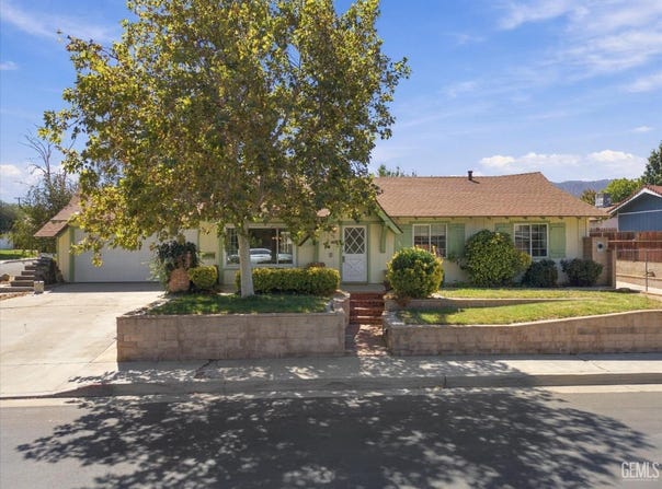 414 Brentwood Drive, Tehachapi, CA 93561