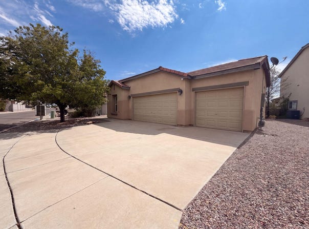 696 Troon Drive SE, Rio Rancho, NM 87124