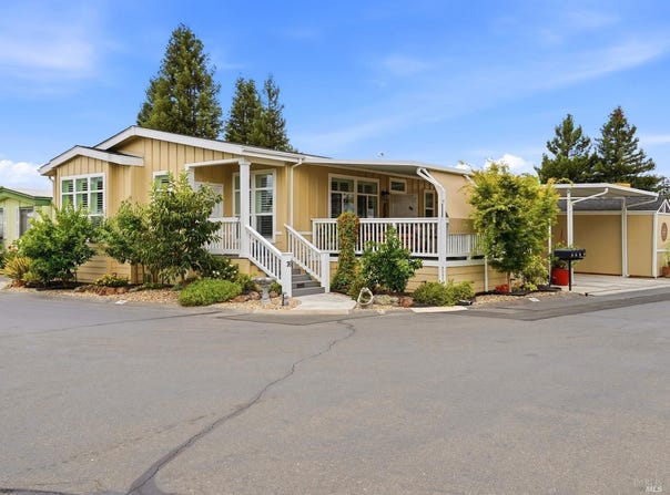 76 Shamrock Circle, Santa Rosa, CA 95403