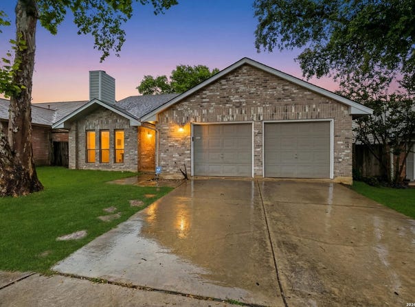 11302 FOREST SMT, Live Oak, TX 78233