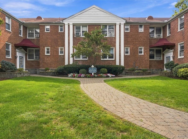 2 Bryant Crescent, White Plains, NY 10605
