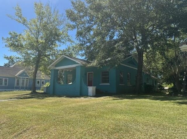 1060 N 2nd Ave, LAUREL, MS 39440