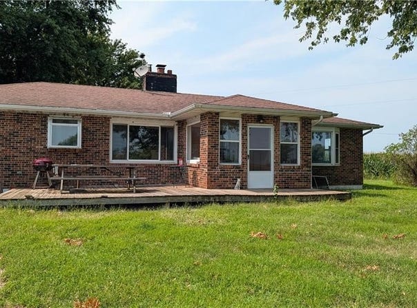 12101 NE J Highway, Windsor, MO 65360