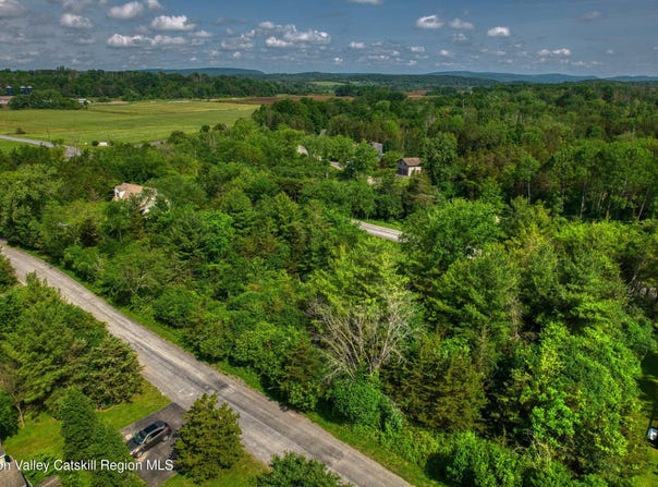 135 Haunted Circle, Athens, NY 12015