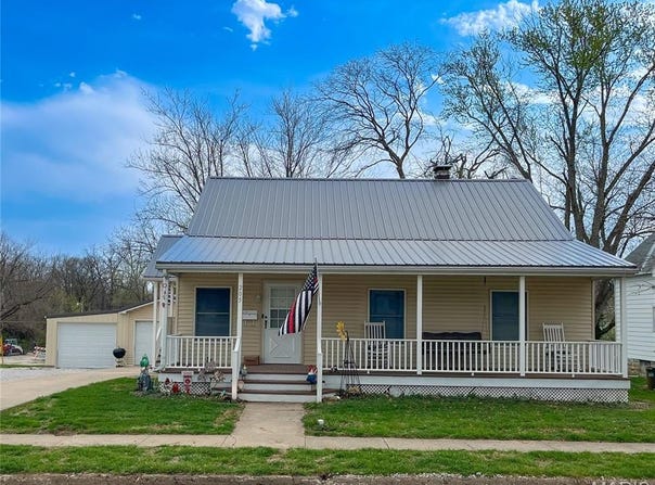 205 Ruby Street, Paris, MO 65275