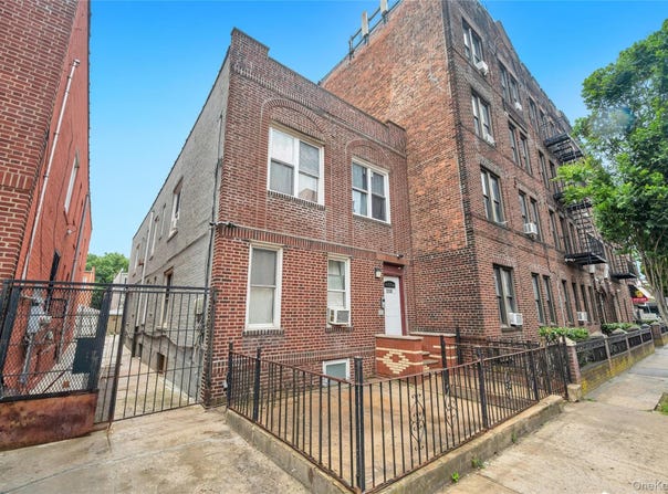 558 Midwood St, Brooklyn, NY 11203