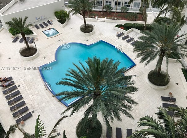 300 S Biscayne Blvd, Miami, FL 33131