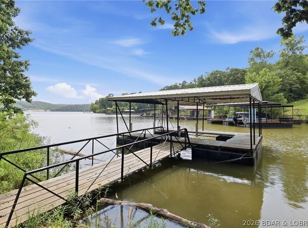 52 Random Road, Edwards, MO 65326