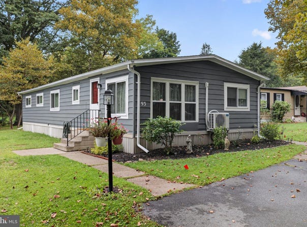 93 HICKORY HILLS Drive, BATH, PA 18014