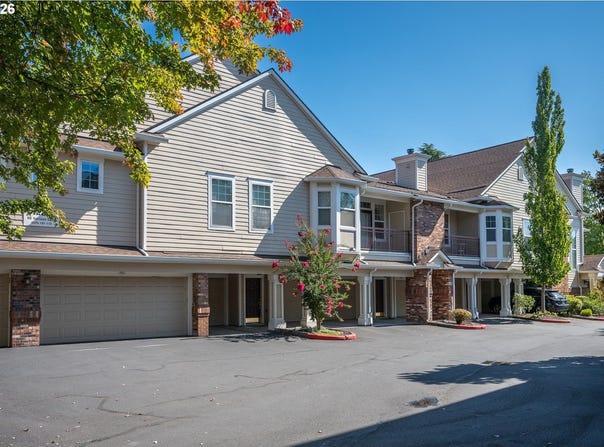 1220 NE HORIZON Loop, Hillsboro, OR 97124